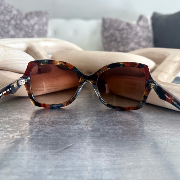 NEW Coach Women's Multi-Color Tortoise Sunglasses CW225 - Picture 4 of 10